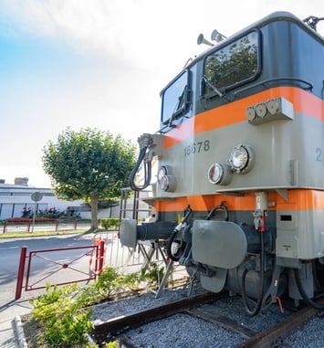 Visite guidée de la locomotive BB 16678
