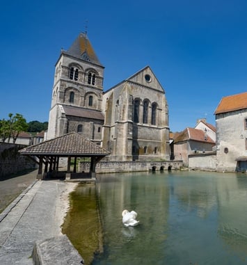 Visite de l'église Saint-Martin : découverte de la crypte et rencontres artistiques