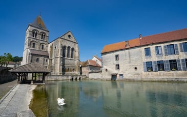 Visite de l'église Saint-Martin : découverte de la crypte et rencontres artistiques