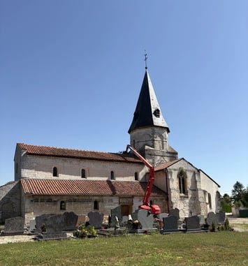 Découverte d'une église romane