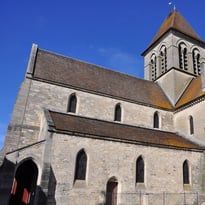 Découvrez une église bâtie sur les traces d'une cathédrale.