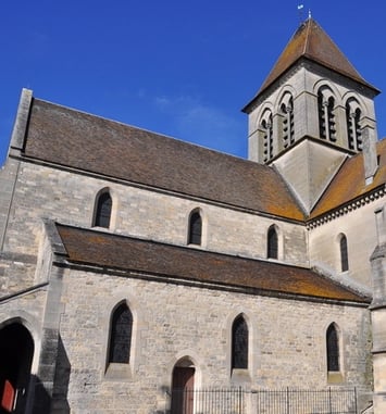 Découvrez une église bâtie sur les traces d'une cathédrale.