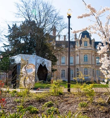 Muséobébé : Regarde dans le jardin
