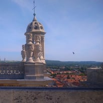 Découvrez la tour sud d'une collégiale et son superbe panorama