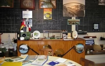 Découverte commentée des souvenirs des bateliers