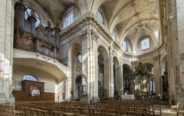 Découvrez une collégiale