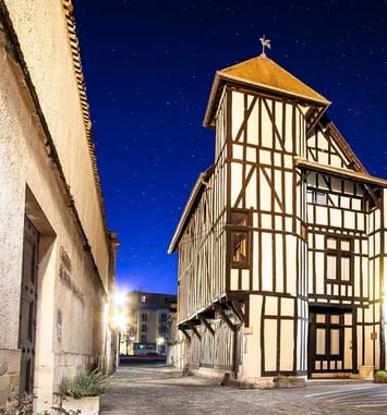 Visite d'une des plus anciennes maisons à pans de bois de Châlons-en-Champagne
