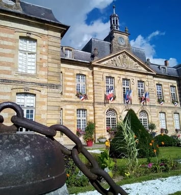 Visite guidée historique aux flambeaux à Sainte-Ménehould