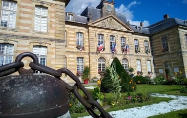 Visite guidée historique aux flambeaux à Sainte-Ménehould